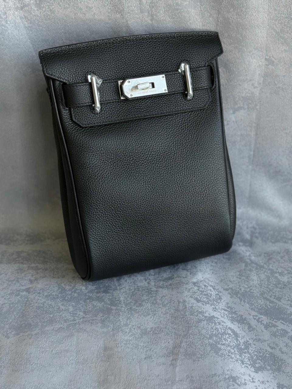 Black Kelly Messenger Bag