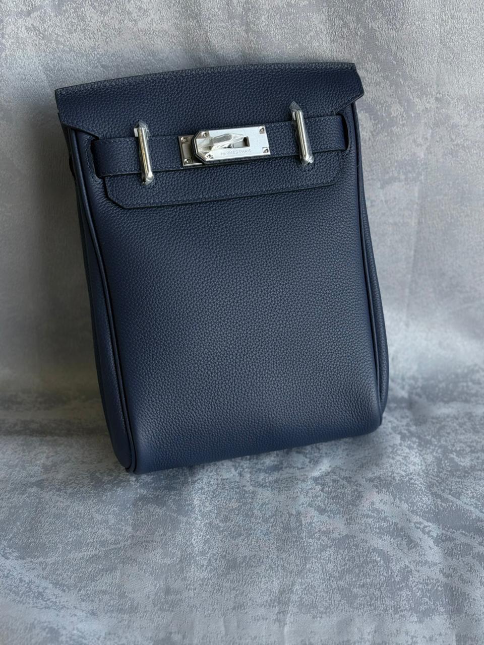 Black Kelly Messenger Bag